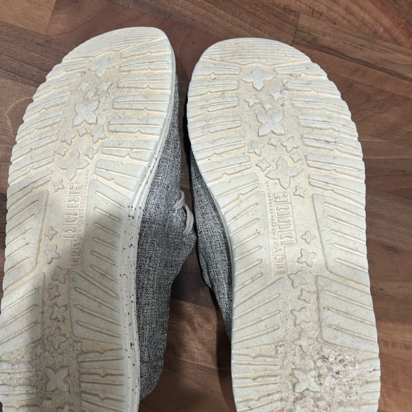 Marled black/white with Floral Patterned inside Hey Dude - Picture 4 of 6